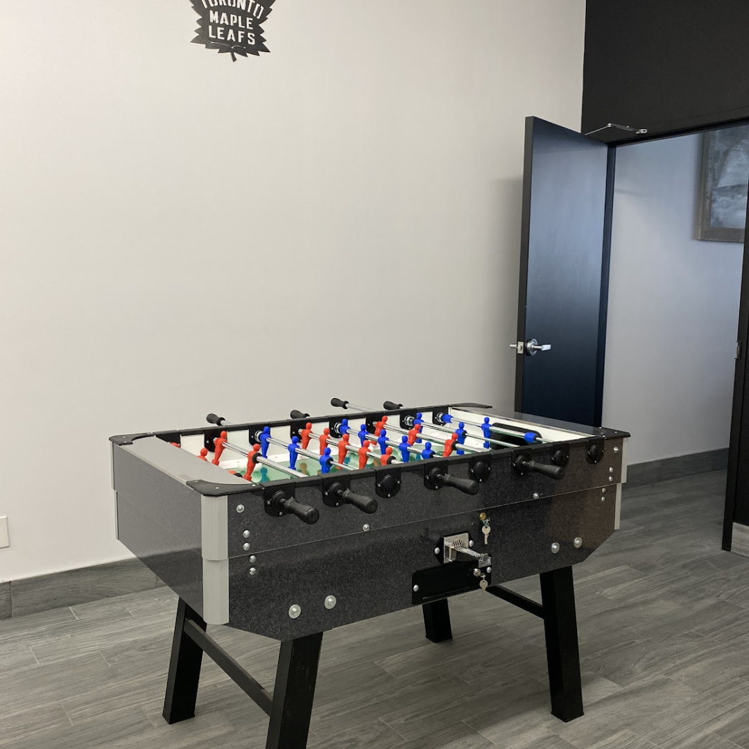 FABI Coin-Operated Gitoni Table - Image 5