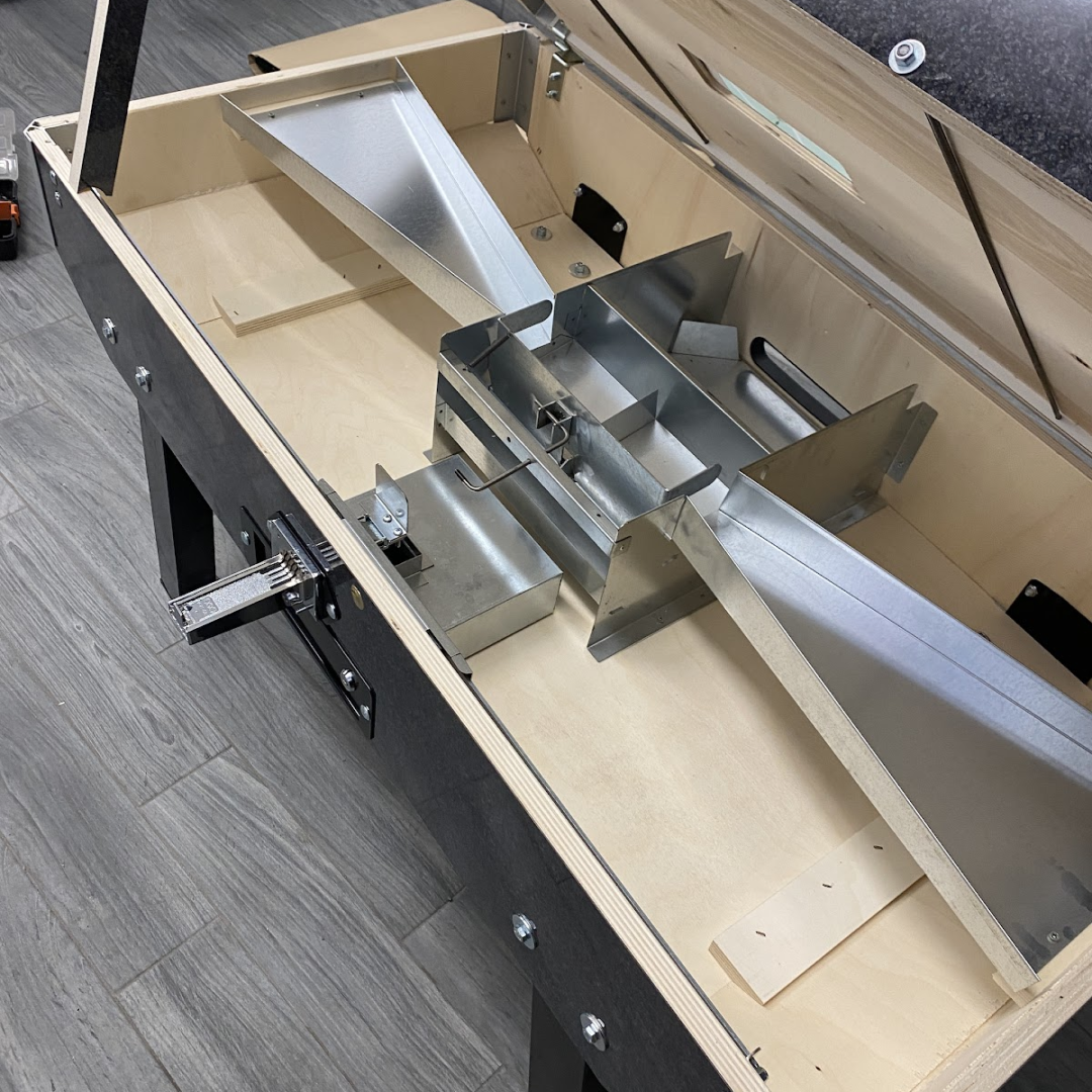 FABI Coin-Operated Gitoni Table - Image 6